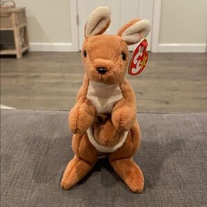 TY Beanie Baby - Pouch the Kangaroo - NEW WITH TAGS! vintage toys toy plush kids